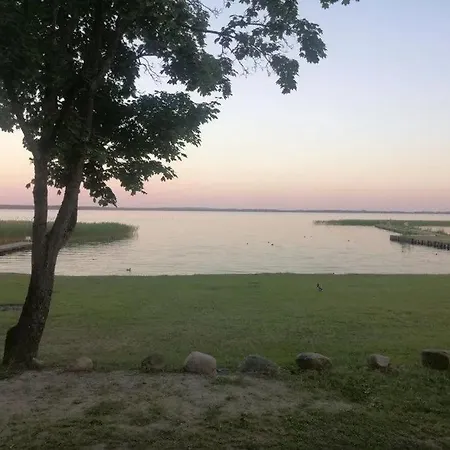 Nad Jeziorem Holiday home *