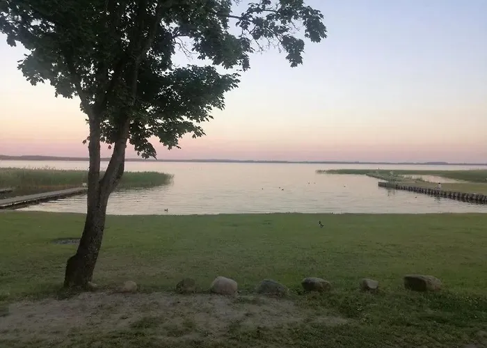 Nad Jeziorem Holiday home *